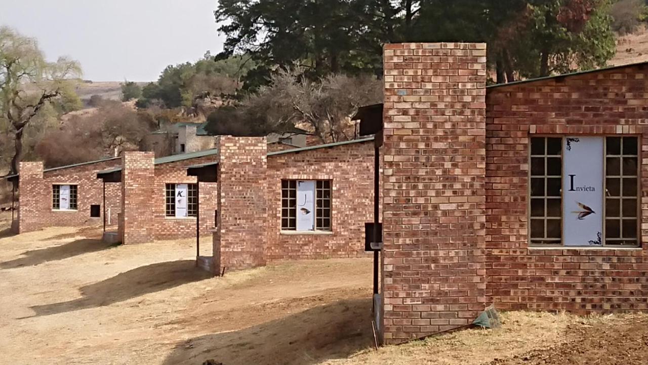 בית הארחה דלסטרום 	Elandskloof Trout Farm מראה חיצוני תמונה