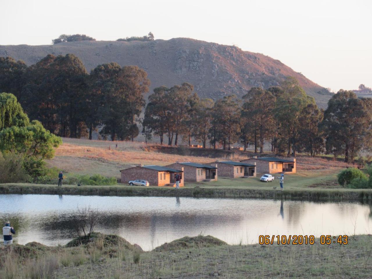 בית הארחה דלסטרום 	Elandskloof Trout Farm מראה חיצוני תמונה